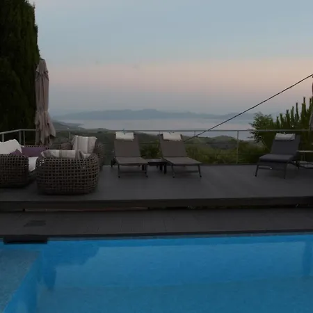 Villa Pacithea Villas