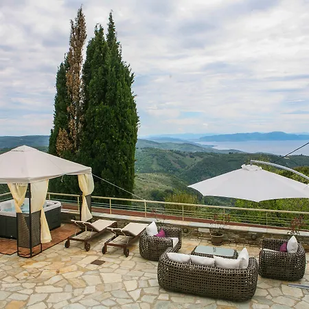 Pacithea Villas *