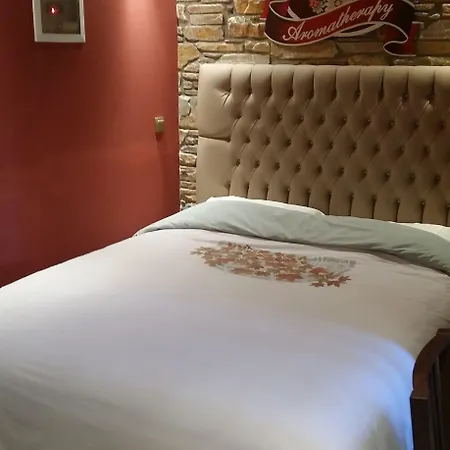 فيلة Pacithea Villas *