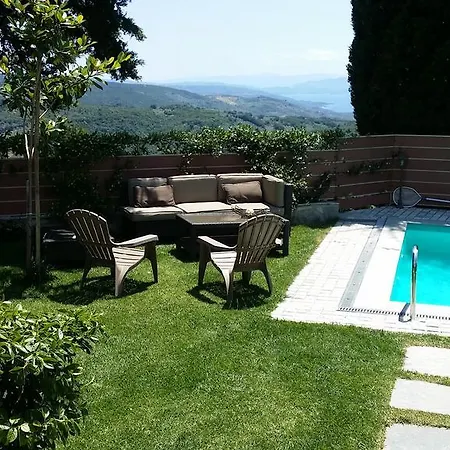 Pacithea Villas *